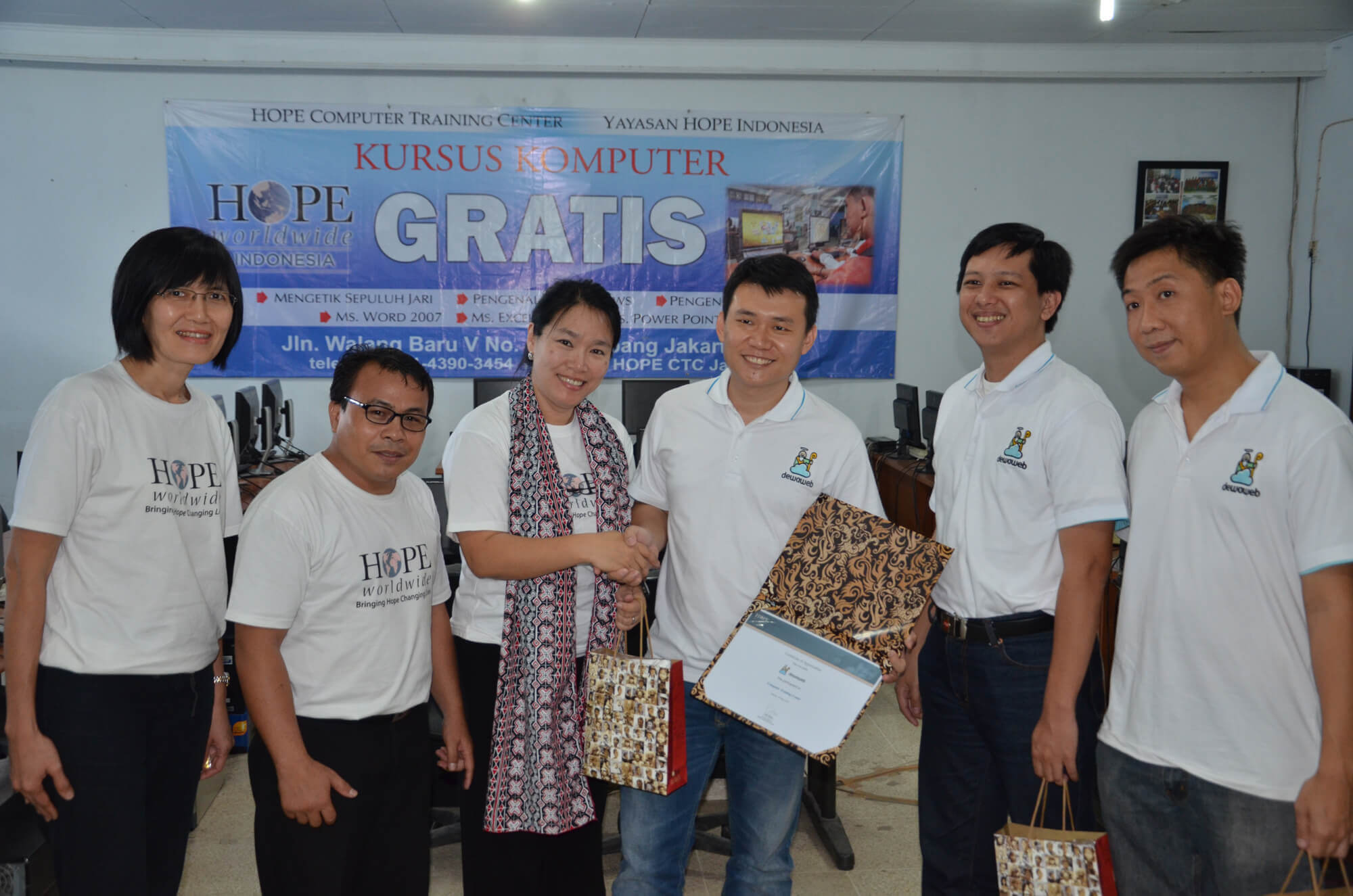 Bringing Hope & Changing Lives, Together with Dewaweb | Blog Dewaweb Bringing Hope & Changing Lives, Together with Dewaweb | Blog Dewaweb